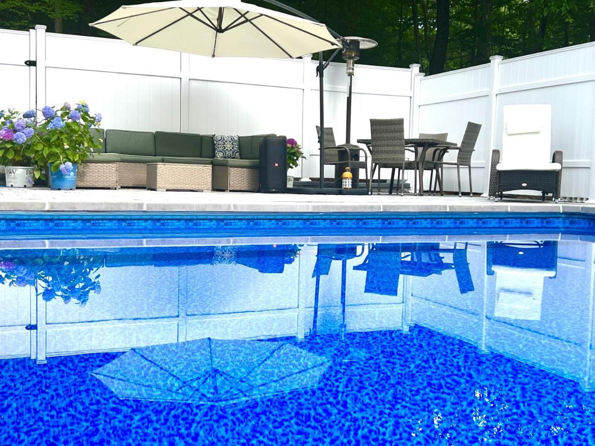 Amazing Poconos House . Sauna/Hot Tub/Private Pool Ийст Страудсбърг Екстериор снимка